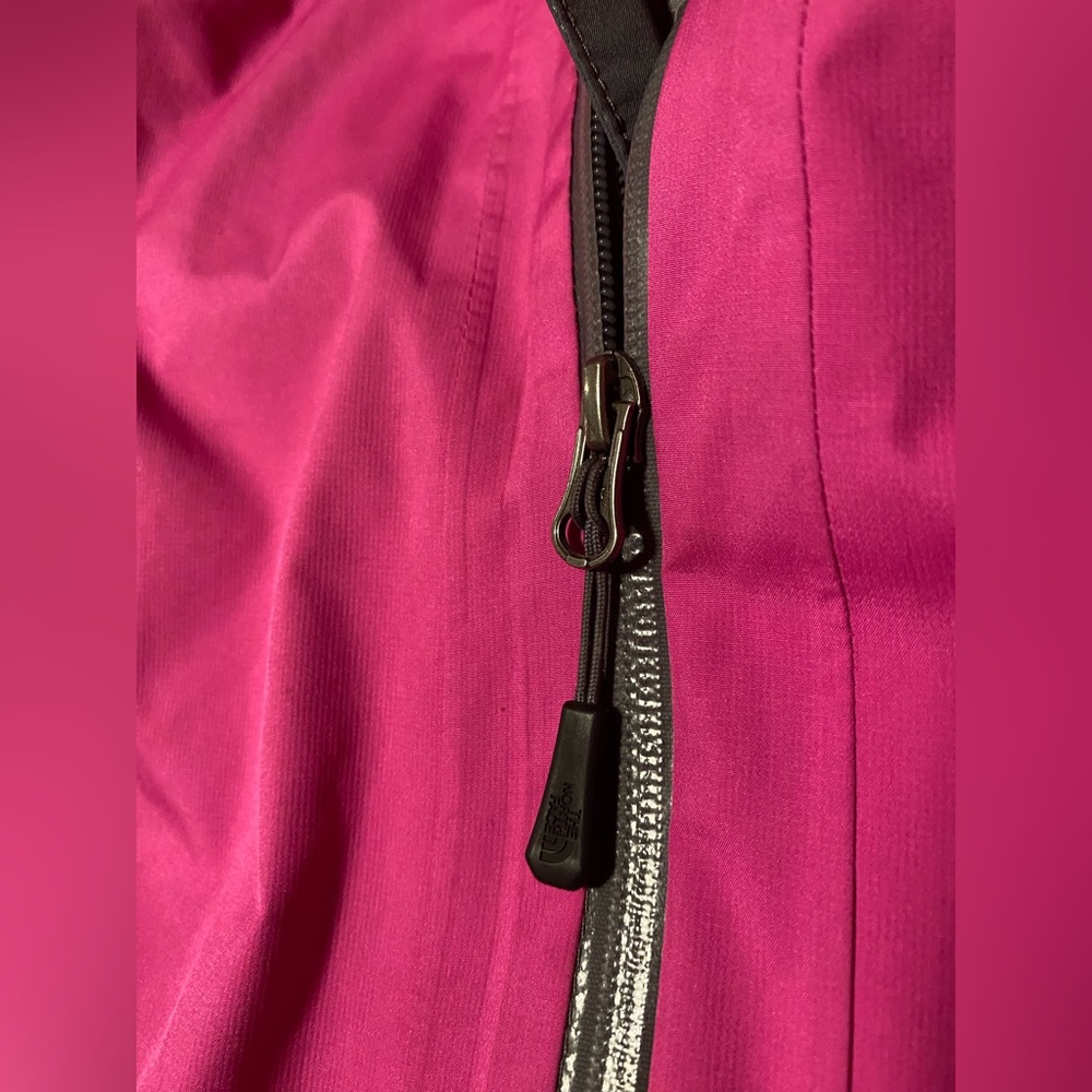 Small North Face Light Weight Raincoat - image 4